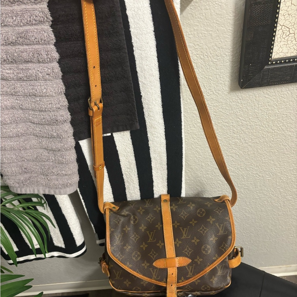 Louis Vuitton saumur 30 crossbody/messenger monogram - Picture 12 of 13